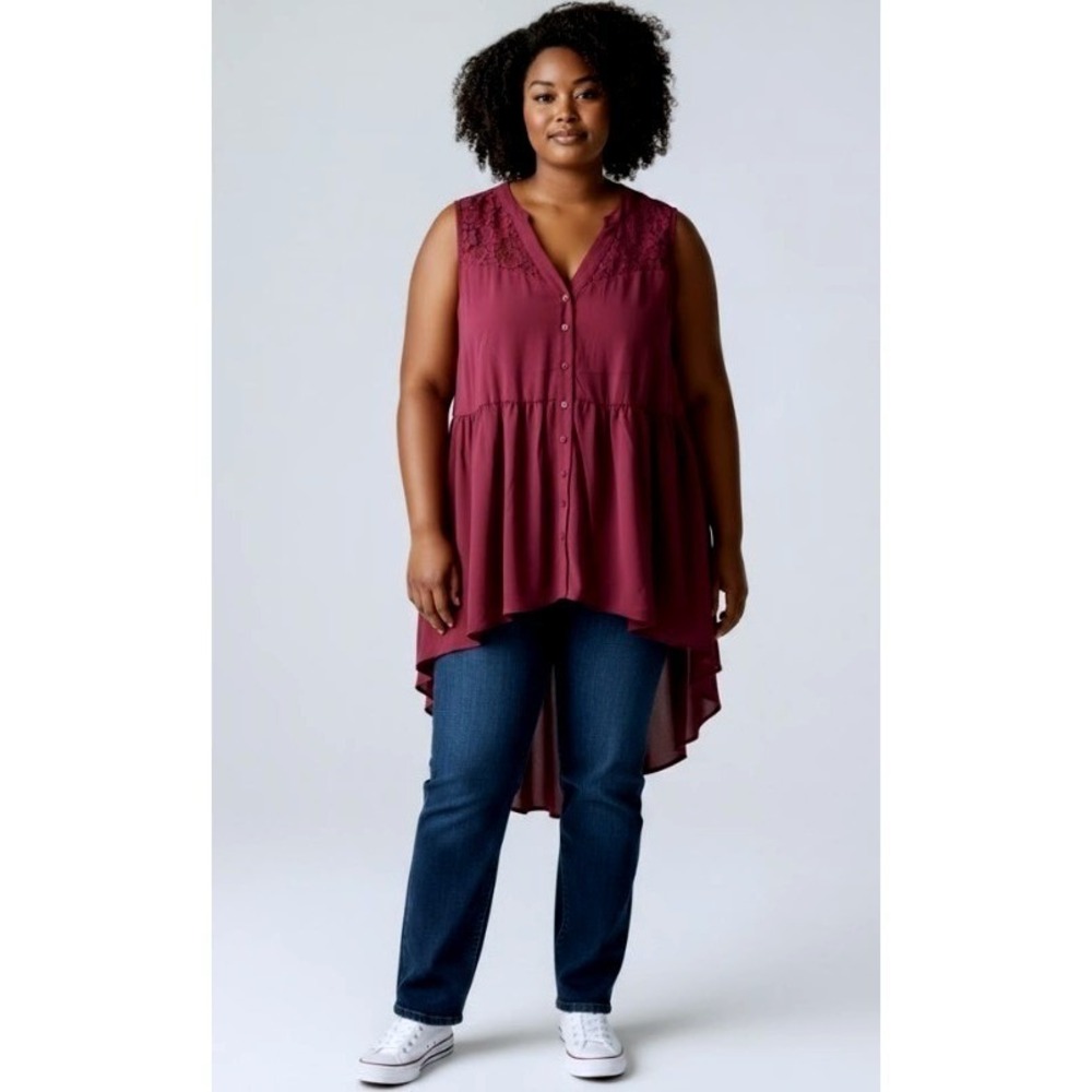 Torrid NWT Size 2 2X Wine Red Georgette Lace Sleeveless Empire High-Low Blouse